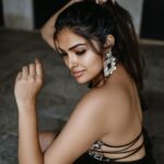 Divya Vadthya Instagram - Love is in the Air ❤️ Tq beautiful for capturing me @vicky_photo.it ❤️ Love my dress @navya.marouthu 🥰 #divi #divivadthya #divinunchi #black #italy #love