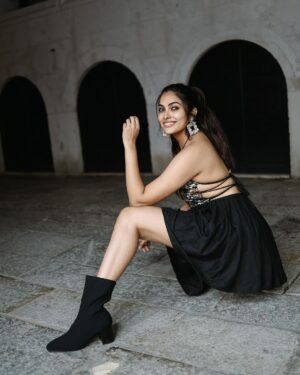 Divya Vadthya Instagram - Love is in the Air ❤️

Tq beautiful for capturing me @vicky_photo.it ❤️
Love my dress @navya.marouthu 🥰

#divi #divivadthya #divinunchi #black #italy #love