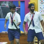Drone Prathap Instagram - Bigg boss ಮನೆಯಲ್ಲಿ STAR ಗಳ ಹಬ್ಬರ ಡ್ಯಾನ್ಸ್ ನಲ್ಲಿ ಮತ್ತೆ ಮಿಂಚುತ್ತಿರುವ ನಮ್ಮ ಡ್ರೋನ್ ಪ್ರತಾಪ್.. 😍😍😍😍😍 Watch Big Boss Kannada Season 10. 24 Hrs Live On Jio Cenima @colorskannadaofficial Official fan page @droneprathap_official_fanpage #colourskannada #colourskannadaofficial #bbk10 #bigboss10kannada #droneprathap #dronarkaerospace #droneprathap_fc