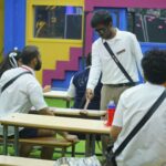 Drone Prathap Instagram - ನಿಮ್ಮ‌ ಡ್ರೋನ್ ಪ್ರತಾಪ್ BIG BOSS ಮನೆಯೊಳಗೆ ಗಣಿತ‌ ಮೇಷ್ಟ್ರು ಆಗಿ ENTRY .. 😊😊😊 Official fan page @droneprathap_official_fanpage #colourskannada #colourskannadaofficial #bbk10 #bigboss10kannada #droneprathap #dronarkaerospace #droneprathap_fc