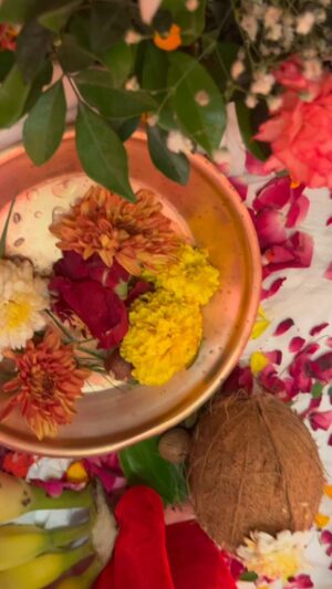 Ekta Kapoor Instagram - New beginning !!! The GOD of BEGINNINGS N HOPE! AUM GANPATAY NAMHA