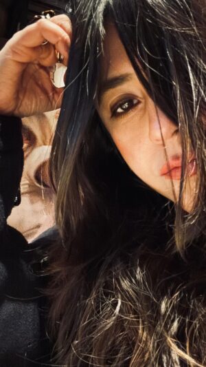 Ekta Kapoor Instagram - Last night in New York !! With memories n melancholy in my veins n thsi beautiful song of missing home …home being where d heart is