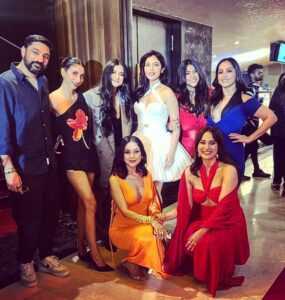 Ekta Kapoor Instagram - #thankuforcoming that’s it ! Yeas that’s d post !!! Styledby: @stylebysugandhasood Outfitby: @fuss_pot