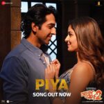 Ekta Kapoor Instagram - Nothing captures the innocence of Pari & her Piya better than this song! 👥🎶 #Piya Song Out Now! Book your tickets now! 🔗 - Link in bio. #25AugustHogaMast #DreamGirl2 In Cinemas Now. @ayushmannk @ananyapanday @writerraj @shobha9168 @balajimotionpictures @gaurisathe @annukapoor @pareshrawalofficial @vijayraazofficial @nowitsabhi @rajpalofficial #GovardhanAsrani #ManojJoshi @seemabhargavapahwa @oyemanjot @anirudh_k_sharma @krishanurathore @nareshkathooria @jubin_nautiyal @arko.pravo.mukherjee @zeemusiccompany