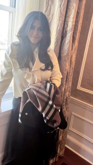 Ekta Kapoor Instagram - Ready for my @iemmys session with members moderated Mansha daswani! N oh yes
Styled बाइ @tanghavri
