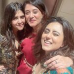 Ekta Kapoor Instagram - Deeeewaaaaaleeeeeeeeeeeeee #gottatagthestylists #bloatyfloatypics #geminivirgoadventures Styled by @stylebysugandhasood Second styled by @chhavviaggarwalofficial @darshitaapatel @ankiitaapatel