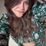 Ekta Kapoor Instagram - Deeeewaaaaaleeeeeeeeeeeeee #gottatagthestylists #bloatyfloatypics #geminivirgoadventures Styled by @stylebysugandhasood Second styled by @chhavviaggarwalofficial @darshitaapatel @ankiitaapatel