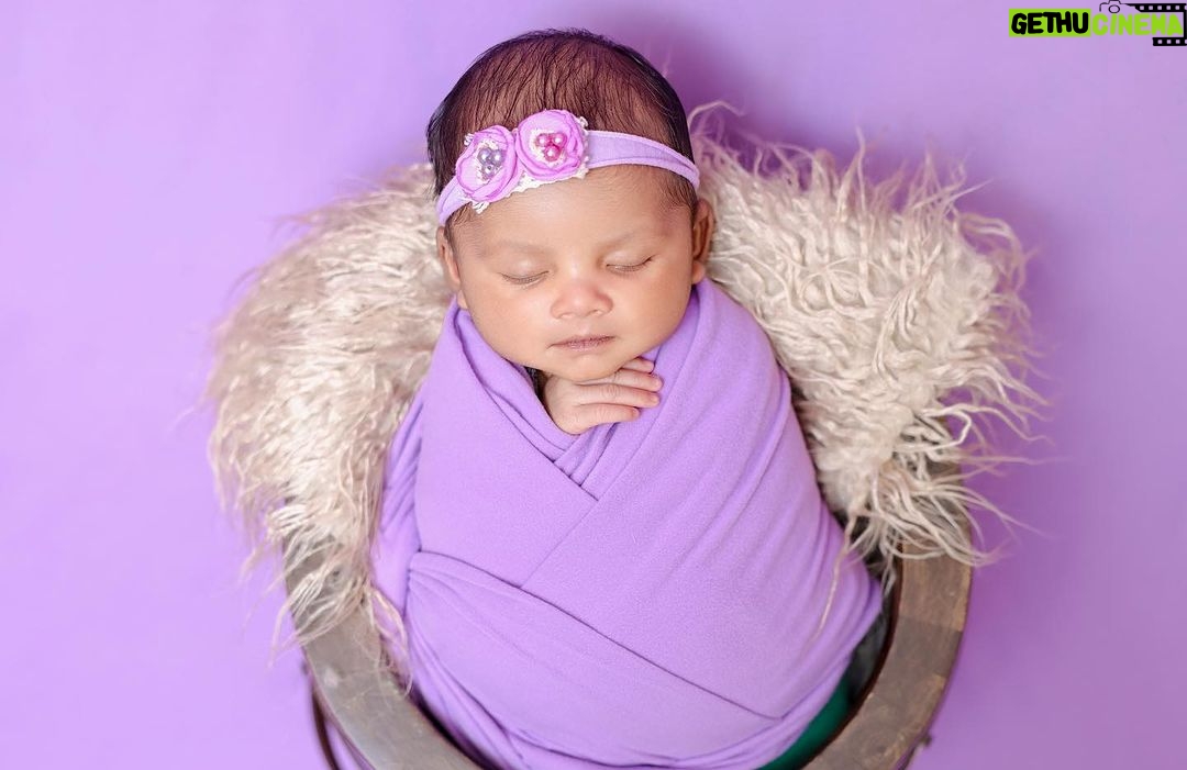 Elli Padhi - 14.6K Likes - The qutest, the littlest LOVE with a face as sweet as a dream. Our precious ❤️“Kritika”❤️has arrived, gracing our world with joy and endless love 💖🙍♀️🧿.😘
#kritikapanda#ellipadhi #elli’sdaughter specialThanks@thepalmstories 💗
