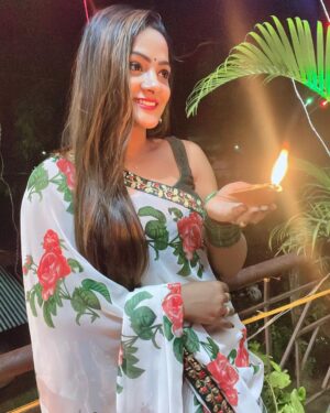 Elli Padhi Instagram - Happy Diwali 🥰🥰🥰