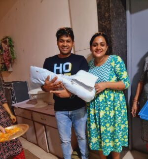 Elli Padhi Instagram - Homecoming of our Lakshmi🦶🏻

She is damn cutie angel 😇 🧚‍♂️
Congratulations Nani & Bhaina ❤️❤️

Thank you @ankita.padhi2 & @padhi.anita nani for this beautiful décor 🤗❤️

Missed the homecoming 😓😓