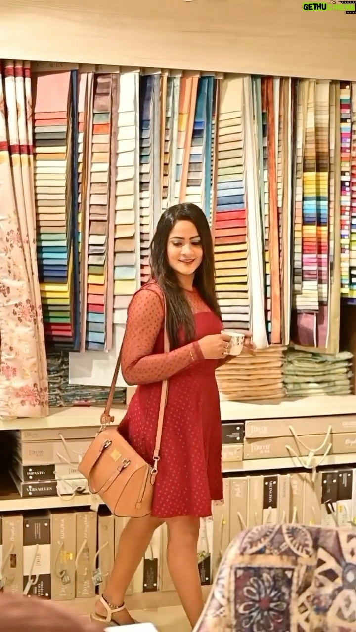 Elli Padhi Instagram - Collaborate with influencers and get a step mileage for your brand #utkalupdates #odisha #bhubaneswar ##opulent #marketing #reelsinstagram #reelkarofeelkaro #reelsvideo #digitalmarketingagency Utkal Update