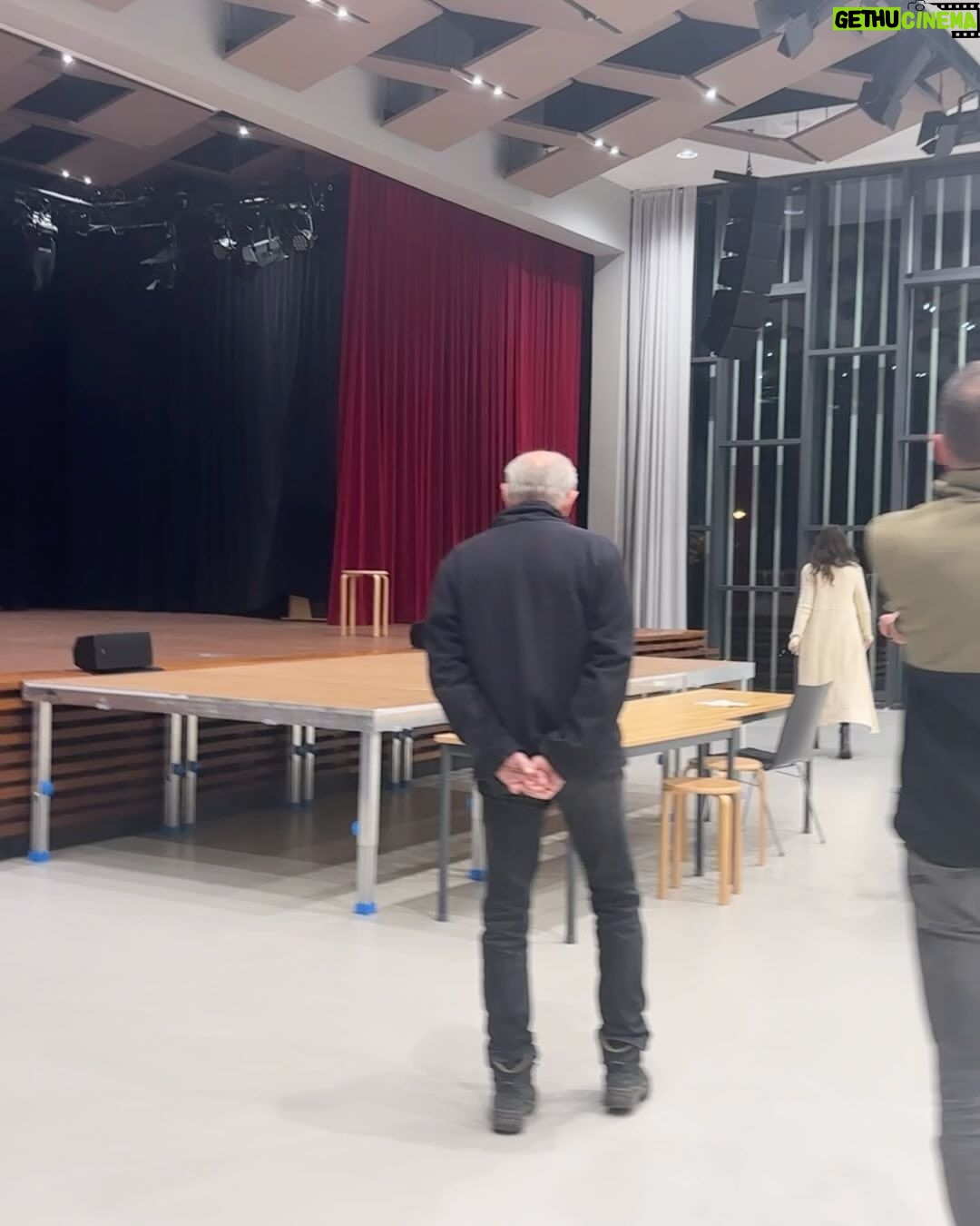 Elnaaz Norouzi Instagram - What a magical experience! 🥹 Two days back we went to my old school in #Hannover to shoot a bit for a small documentary ( about me for a prominent german Channel) and I just didn’t know what is awaiting me. The day was already so long and I was just exhausted by the time we reached my school… I met my former teacher and the head of school Mr Dr. Wendorf who I used to respect and love a lot and he gave me this Newspaper excerpt which apparently was kept in my files all of these years! He said: that’s very unusual , we don’t ever have any newspaper excerpts of any students but a teacher had kept that in your files…. There is so much to say about my time at @goetheeuropa10 but one thing I can say is that it was this school and its teachers that allowed me to be who I am today and paved the path to my success! Thank you for letting me grow my way 🥹❤️ Ich liebe euch und ihr seid die besten! #GoetheschuleHannover ی تجربه عالی! دو روز پیش برای انجام ی کاری رفتم به مدرسه قدیمی ام توی هانوفر 🥺 با معلم سابقم و رئیس مدرسه آقای دکتر وندورف صحبت کردم. بهم یک سری مدارک و تیکه های روزنامه دادن که توی این سال ها توی پرونده های من نگهداری می شد! بهم گفتن: این خیلی به ندرت پیش میاد اما معلمتون اینها رو توی پروندت نگه داشته. این مدرسه و معلما بودن که به من اجازه دادند تا همانی باشم که امروز هستم🙃 ممنون که به من اجازه دادید تا مسیری که دوست دارم رو برم ❤️ Gymnasium Goetheschule Hannover