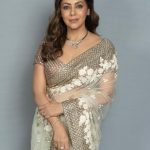 Gauri Khan Instagram – Diwali is a lovely time to celebrate the legacy of Indian crafting and design. I have always loved Zoya’s craftsmanship and Manish’s beautiful saree is perfect for the festive season. This necklace – ‘A Weave of Brilliance’ from their new ‘Her Becoming’ collection is inspired by the geometry of Ikat. It uses unusual stone cuts like trapezoids, Cadillacs and custom cut baguettes that are impeccably cut and set, to deliver a refreshingly new look for white-diamond jewellery.

@zoyajewels 
@manishmalhotra05
@cloverconnect.in

#AliveAsShe #ZoyaJewels #TheDiamondBoutique #ZoyaATATAProduct #Zoya