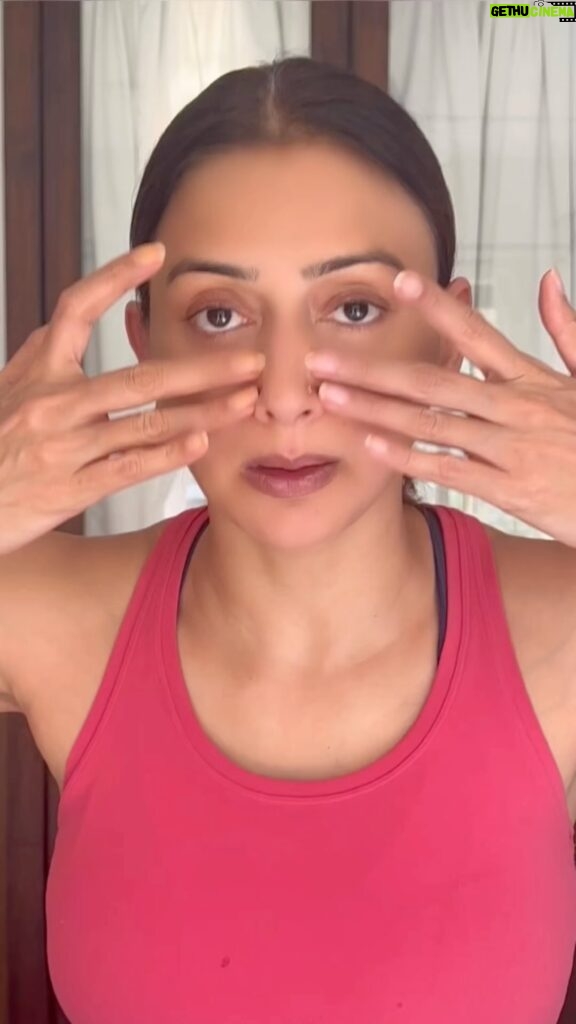Gauri Pradhan Tejwani Instagram - While going up keep the nostrils open and close them while coming down…so it for 6-8 times. #OorjaByGauri #faceyoga #pranayam #meditation #antenatayoga #holistichealth