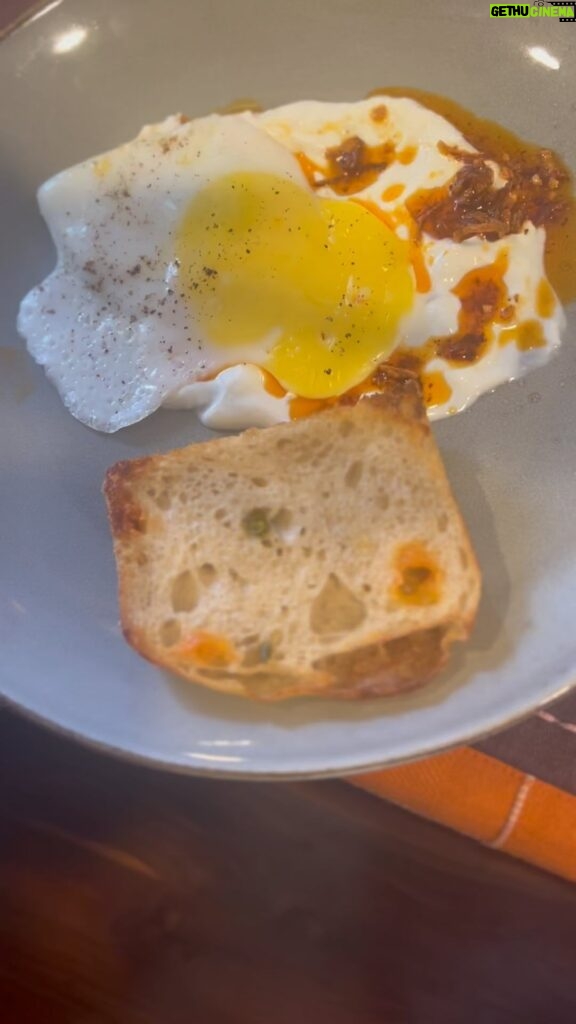 Gauri Pradhan Tejwani Instagram - Tried making Turkish eggs today…but getting the poached eggs right was a task..so finally it was sunny side up..and they were delicious..but won’t give up..next time with poached eggs for sure 😊and of course had them with our favourite @hello_weirdough jalapeño cheese sourdough.