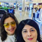 Gauri Pradhan Tejwani Instagram - “24 hours in Delhi. 25 years of friendship.” 📍 📍 📍 @mayoorikango @arshiyakapadia @aditya_dhillon13 #friendshipgoals #bffgoals #bffs #delhi #friendship #friends #sisterhood #laughter GURGAON