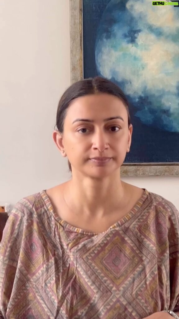 Gauri Pradhan Tejwani Instagram - Forehead Lines- Get rid of forehead lines with this exercise! #OorjaByGauri #faceyoga #pranayam #meditation #antenatalyoga #holistichealing #wayoflife