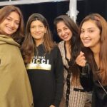 Gauri Pradhan Tejwani Instagram - Team Pashminna!! Happy Birthday @siddharthpmalhotra 🤗🤗 #pashminna #srinagar #kashmir #winters Dal Lake, Srinagar, Jammu & Kashmir