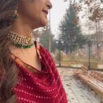 Gauri Pradhan Tejwani Instagram - Loveeee this song!!! #pashminna #kashmir #srinagar #worklife