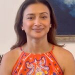 Gauri Pradhan Tejwani Instagram - Don’t have to worry about your Double Chin anymore! way to get rid of your double chin!!!! Do it to the count of 20,3 sets. #New batches staring 2nd August 2023 #OorjaByGauri #faceyoga #pranayam #meditation #antenatalyoga #mentalhealthcouncelling #holistichealth