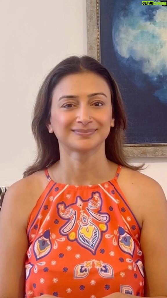 Gauri Pradhan Tejwani Instagram - Don’t have to worry about your Double Chin anymore! way to get rid of your double chin!!!! Do it to the count of 20,3 sets. #New batches staring 2nd August 2023 #OorjaByGauri #faceyoga #pranayam #meditation #antenatalyoga #mentalhealthcouncelling #holistichealth