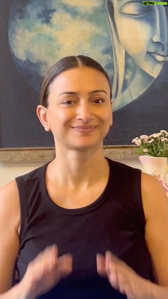 Gauri Pradhan Tejwani Instagram - Get rid of your smile lines! Excellent exercise for nasolabial or smile lines! Do it 6. times on each side. #OorjaByGauri #faceyoga #pranayam #meditation #antenatalyoga #mentalhealthcouncelling #holistichealth