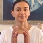 Gauri Pradhan Tejwani Instagram – SINUS POINT
Massaging thaws 3 points simultaneously helps in headache reduction,stuffy ears,tinnitus,toothaches,mind relaxing and releasing muscle tension or stress.
#OorjaByGauri #faceyoga #pranayam #meditation  #antnatalyoga #mentalhealthcounseling #holistichealth