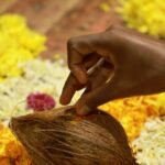 Gautami Deshpande Instagram – मराठी रंगभूमी दिनादिवशी, गडकरी रंगायतन ठाणे येथे झाला 
‘ग़ालिब’ चा शुभारंभ.. 
चिन्मय मांडलेकर लिखित दिग्दर्शित ‘ग़ालिब’
Online Booking सुरू..
https://in.bookmyshow.com/mumbai/special/gaalib/ET00374447

अष्टविनायक प्रकाशित, मल्हार+वज्रेश्वरी निर्मित
करोडो शून्यांपेक्षा ‘एक’ कधीही मोठा असतो.
“ग़ालिब”
शुभारंभाचे प्रयोग:
शनिवार ११ नोव्हेंबर दु. १२:३० वा. यशवंतराव चव्हाण नाट्यगृह, कोथरूड
शनिवार ११ नोव्हेंबर सायं. ५:३० वा. बालगंधर्व रंगमंदिर, पुणे
सोमवार १३ नोव्हेंबर दु. ४ वा. दीनानाथ मंगेशकर नाट्यगृह, विले पार्ले
शनिवार १८ नोव्हेंबर दु. ४ वा. यशवंत नाट्यमंदिर, माटुंगा
रविवार १९ नोव्हेंबर दु. ४ वा. प्रबोधनकार ठाकरे नाट्यगृह, बोरिवली

लेखक, दिग्दर्शक –
चिन्मय दी. मांडलेकर
नेपथ्य, प्रकाशयोजना – प्रदीप मुळ्ये
संगीत -राहुल रानडे
वेशभूषा – मंगल केंकरे
निर्माते : संतोष शिदम, नेहा जोशी मांडलेकर,
सूत्रधार -प्रणित बोडके (९७६७०८६७५८)
सहनिर्माते – के. रुपाली, आनंद केकाण
कलाकार – गौतमी देशपांडे, विराजस कुलकर्णी,अश्विनी जोशी, गुरुराज अवधानी
@chinmay_d_mandlekar ranade.rahul @mangalkenkre_official @nehamadanjoshi @santosh.shidam @pranit.bodke @gautamideshpandeofficial @virajas13_official @ash_joshi18 @gururajavadhani

#newnatak #ghalib #marathi #marathinatak #rangabhumi #drama #marathitheatre #theatre #gautamideshpande #virajaskulkarni #chinmaymandlekar #chinmaymandlekarfans