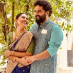 Gautami Deshpande Instagram - Final photo dump from Kartiki’s wedding! @swapnilrao11 @gautamideshpandeofficial @swanandtendulkar #wedding #weddingday #photodump #family #happyface Pc - @swanandtendulkar @nishantpvt3 @nishantdeshpande11