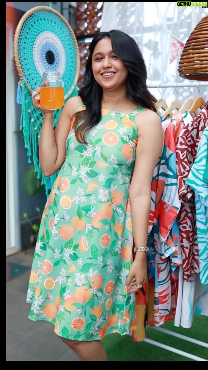Gautami Deshpande Instagram - Get ready with @gautamideshpandeofficial 🧡💚 In frame - @gautamideshpandeofficial Shoot concept and styling - @style_by_apurva Outfit - @labelpotpourri Makeup - @shiulibiswas_artistry Hair - @meghhaa_9_artistry #labelpotpourri #womenswear #fashion #gautamideshpande #marathi #actress #clothingbrand #fashionlabel #clothinglabel #fashionindustry #fashiondesigners #stylists #ootd #ootdinspo #ootdindia #pune #India #madeindia #homegrown