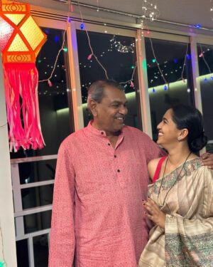 Gautami Deshpande Instagram - Family… 
@swapnilrao11 
@swanandtendulkar 
@gautamideshpandeofficial 
@kaivalya.deshpande 
@nishantdeshpande11