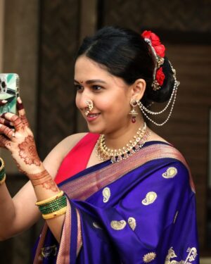 Gautami Deshpande Instagram - Being Bridesmaid …. Actually Noooo….being करवली 

#traditional #love #bridesmaids #saree #wedding #moment