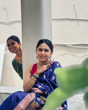 Gautami Deshpande Instagram - Final photo dump from Kartiki’s wedding! 
@swapnilrao11 @gautamideshpandeofficial @swanandtendulkar 
#wedding #weddingday #photodump #family #happyface 
Pc - @swanandtendulkar @nishantpvt3 @nishantdeshpande11