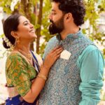 Gautami Deshpande Instagram - Final photo dump from Kartiki’s wedding! @swapnilrao11 @gautamideshpandeofficial @swanandtendulkar #wedding #weddingday #photodump #family #happyface Pc - @swanandtendulkar @nishantpvt3 @nishantdeshpande11