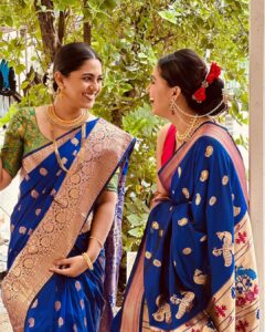 Gautami Deshpande Instagram - जेवढे काढले तेवढे टाकले Pc - @swanandtendulkar #sisterlove #sisters #wedding #saree #sareelove