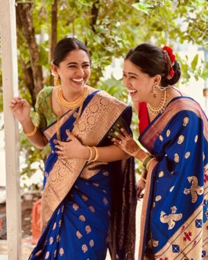 Gautami Deshpande Instagram - जेवढे काढले तेवढे टाकले
Pc - @swanandtendulkar 
#sisterlove #sisters #wedding #saree #sareelove