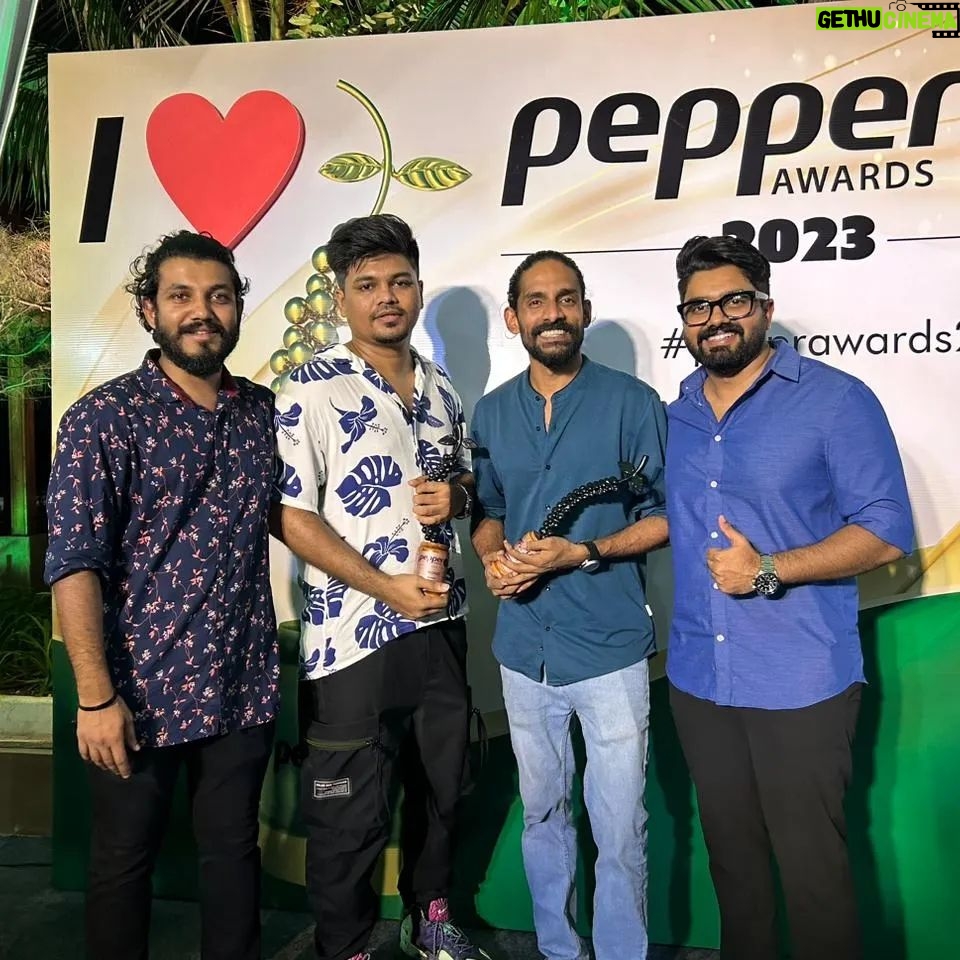 Gayathrie Instagram - I haven't been posting much but I come with good news! 😊 This super fun campaign I got to be a part of for @kosamattamfinance has won at @pepper_awards ! I've always loved the brand of comedy Uravashi and KPAC Lalitha got to do, and I've wanted to do that too! When @sohal_mohamed told me the idea for the ad I jumped on it! The entire shoot was such a fun experience! And now this! Congratulations to the entire team! 👏👏 So happy I got to be a part of this! @digitalmeisterin @arjun.s.madhavan @sohal_mohamed @sminusijo @ibasiljoseph @unrealpi @kajha_rowther @rgmakeupartistry @hariimuniyappan @arunsankaran_pavumba @ajilanujoom #kosamattamfinancelimited #pepperawards2023