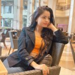 Gehana Vasisth Instagram – Ghar se niklte hi , kuchh door chalte hi … 
Mai coffee peeney baith gai … hahahaga big #coffeelover #coffee #gehanavasisth
