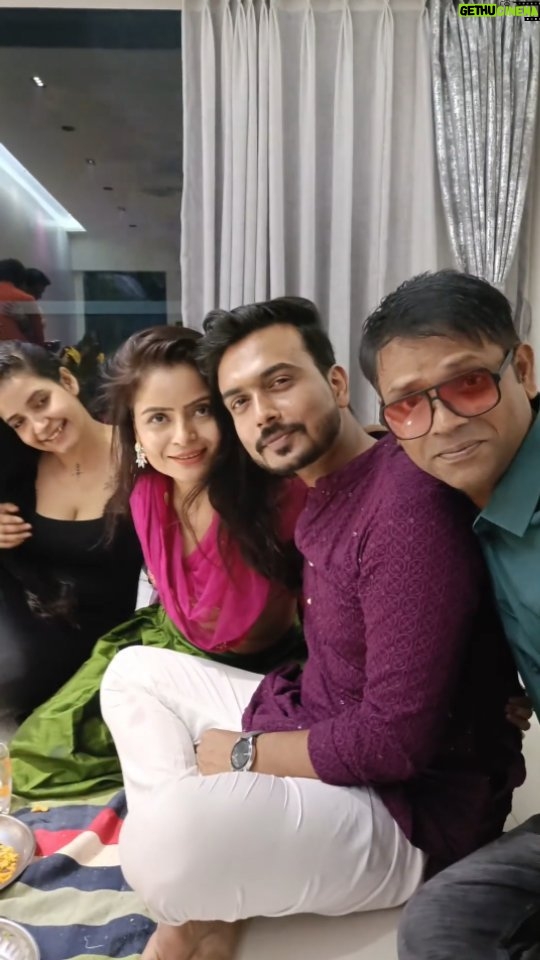 Gehana Vasisth Instagram - Party 🥳 🎉 #reels #reelsinstagram #instagram #trending #viral #explore #love #instagood #explorepage #tiktok #reelitfeelit #india #follow #photography #fyp #reel #instadaily #followforfollowback #reelsvideo #likeforlikes #like #fashion #memes #foryou #reelkarofeelkaro #music #o #insta #instagramreels #ke