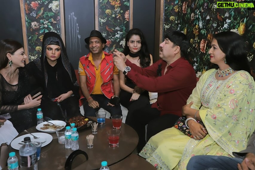 Gehana Vasisth Instagram - I had great time with you all my friends …. . . . . #trending #viral #instagram #love #explorepage #explore #instagood #fashion #follow #tiktok #like #likeforlikes #followforfollowback #photography #india #trend #instadaily #memes #music #style #trendingnow #reels #foryou #likes #photooftheday #model #beautiful #bollywood #bhfyp #gehanavasisth India