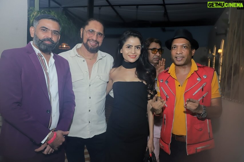 Gehana Vasisth Instagram - I had great time with you all my friends …. . . . . #trending #viral #instagram #love #explorepage #explore #instagood #fashion #follow #tiktok #like #likeforlikes #followforfollowback #photography #india #trend #instadaily #memes #music #style #trendingnow #reels #foryou #likes #photooftheday #model #beautiful #bollywood #bhfyp #gehanavasisth India