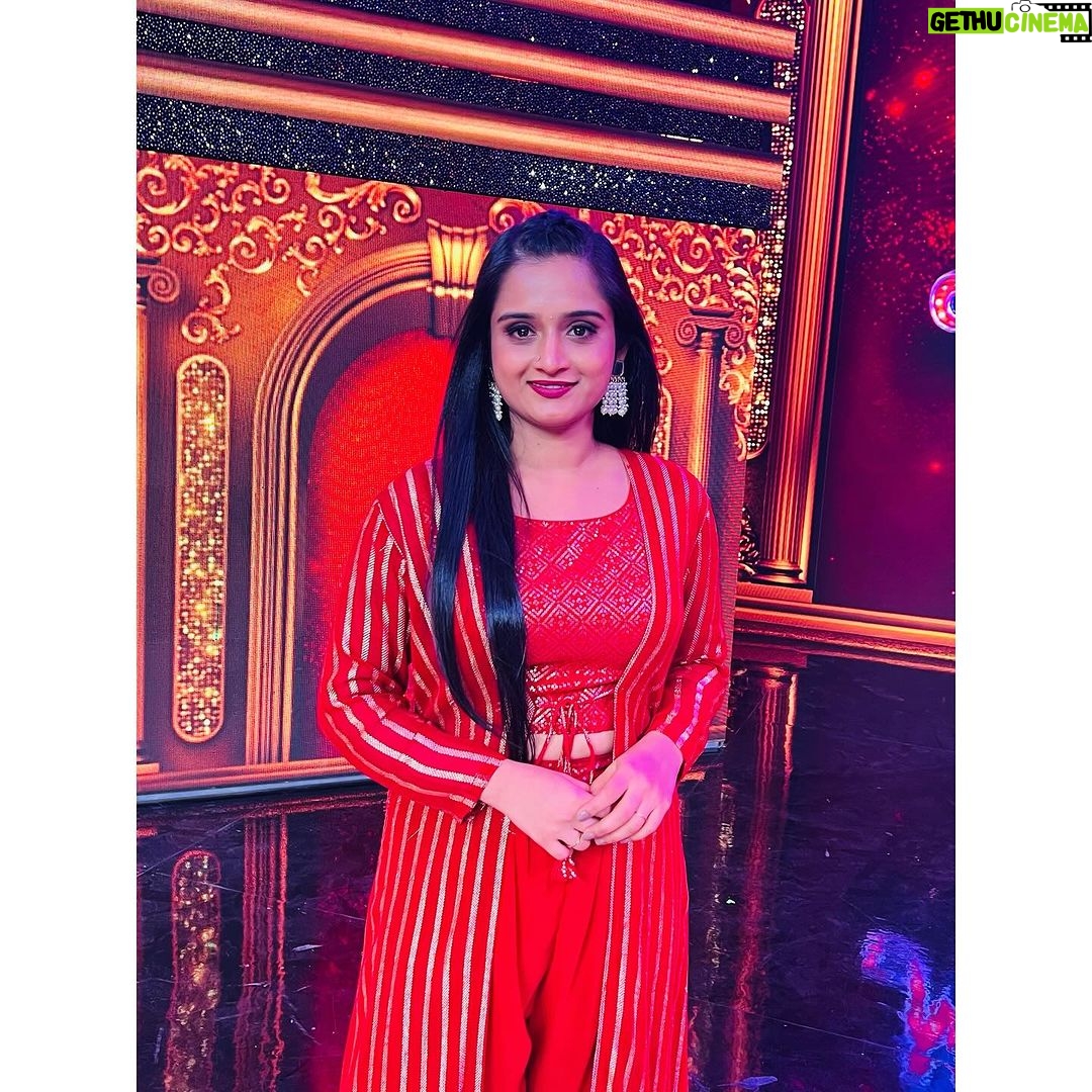Gopika Anil Instagram - ♥️ . #asianet #startmusic #season5 #pictureoftheday #instagrammer #instagood #instafeel #red #redlips