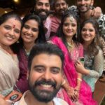 Gopika Anil Instagram - THE GANG... Extending..... #friendship #forlife @gops_gopikaanil @padmasoorya @__keerthana_anil__ @shafna.nizam @premjacob06 @thisis_shyam @ajay_k_antony @par_jaykay @sujibg @divyarun2411