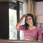 Gopika Anil Instagram - The joy of wearing the best ! ♥️ Thankyou so much @pureallure.in for adding more elegance with ur precious polka kundan jewels on my special day ! . 💄 nizanmakeovers ♥️ Mehendi @_brown_tint ♥️ 📸 @mouseartcochin ♥️ 👗 @jazaashdesignstudio ♥️ . #polkakundan #jewels #pureallure #pureallurebride #jazaashdesignstudio #pictureoftheday #engagementseries #gopikaanil