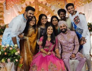 Gopika Anil Instagram - Team Bride!!! 💍♥️ 

@gops_gopikaanil @padmasoorya 

@thisis_shyam @__keerthana_anil__ @swapnatreasa @ajay_k_antony @premjacob06