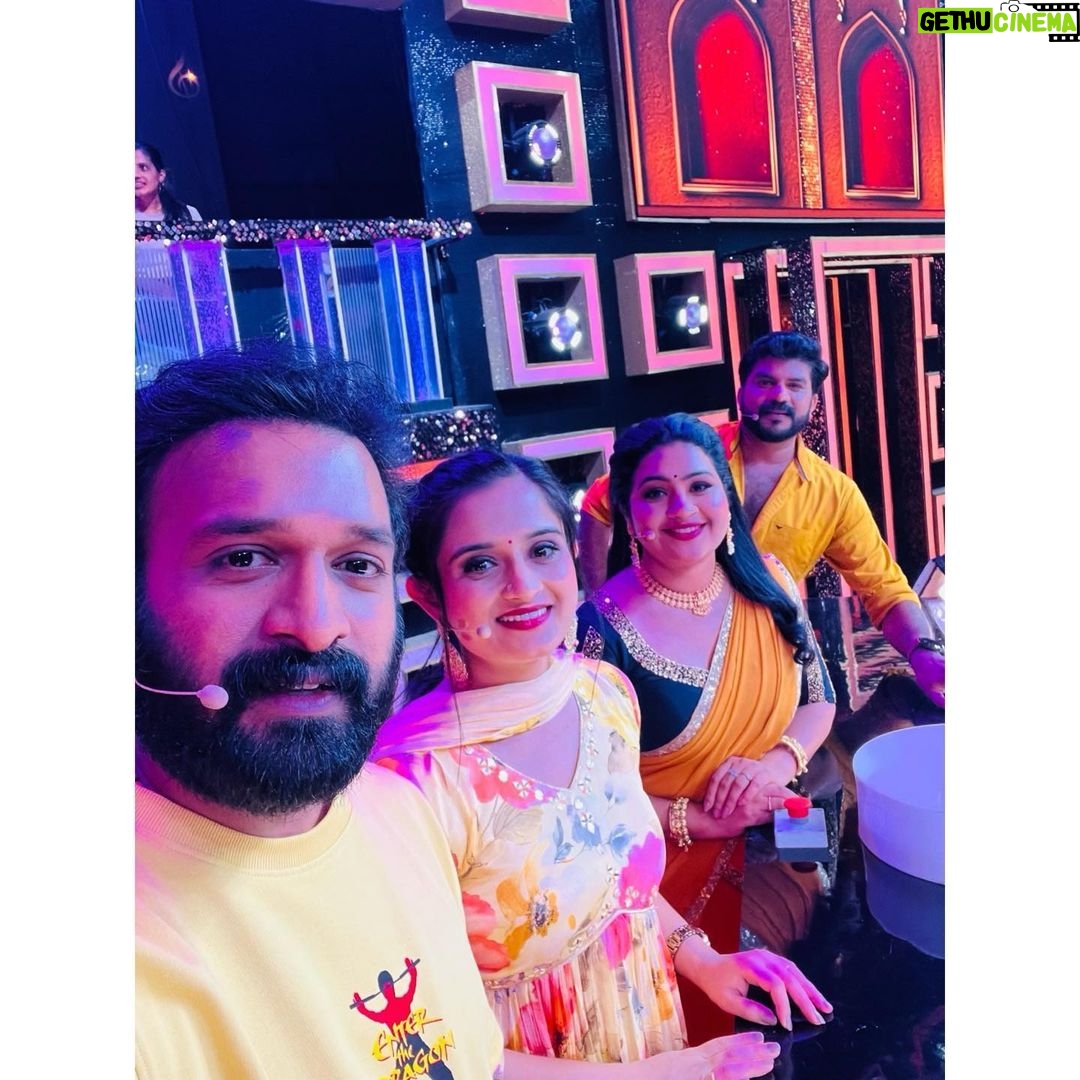Gopika Anil Instagram - 💛💛 #santhwanam #santhwanamgems #asianet #startmusic #yellow #anjali #shivanjali