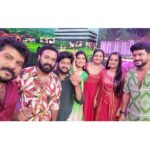 Gopika Anil Instagram - It’s SANTHWANAM GEMS Vs SANTHWANAM STARS 🤩 Don’t miss to watch “Start Music aaradhyam paadum season 5” today at 9pm on asianet #startmusic #season5 #asianet #santhwanamfamily #friends