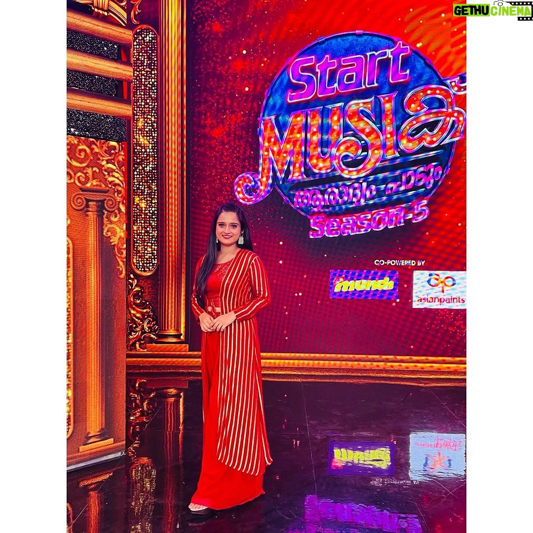 Gopika Anil Instagram - ♥️ . #asianet #startmusic #season5 #pictureoftheday #instagrammer #instagood #instafeel #red #redlips