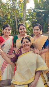 Gopika Anil Instagram - ഗിരിജാമ്മ ഞങ്ങൾക്ക് അമ്മ തന്നെ ആയിരുന്നു. എന്നും രാവിലെ കൊണ്ടുവരുന്ന നാരങ്ങാ മിട്ടായിയും, സ്നേഹത്തിൽ പൊതിഞ്ഞ ഉപദേശങ്ങളും, കൊച്ചുകുട്ടികളുടെ കുസൃതിയും നിറഞ്ഞ ഞങ്ങളുടെ സ്വന്തം അമ്മ.❤️❤️😘 @girijapreman . . #reels #reelsinstagram #santhwanam #family #amma #wewillmissyou