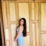 Gracy Goswami Instagram - Live life large sized! ♥️🤍🧿 . . . . . #bali #baliindonesia #vacation #vacaymode #vacayvibes #vacaymodeon #explorepage #jimbranbali #explore #travel #wanderlust #internationvacay #sunsets #instagramreel #style #fashion #outfitinspiration #Balivisits #sundays #happydays #vibe #grace #graceitwithgracy #500ksoon #baliisland #loveyouguys #ayanarockbar #sureeal #peaceandvibe #bestplace